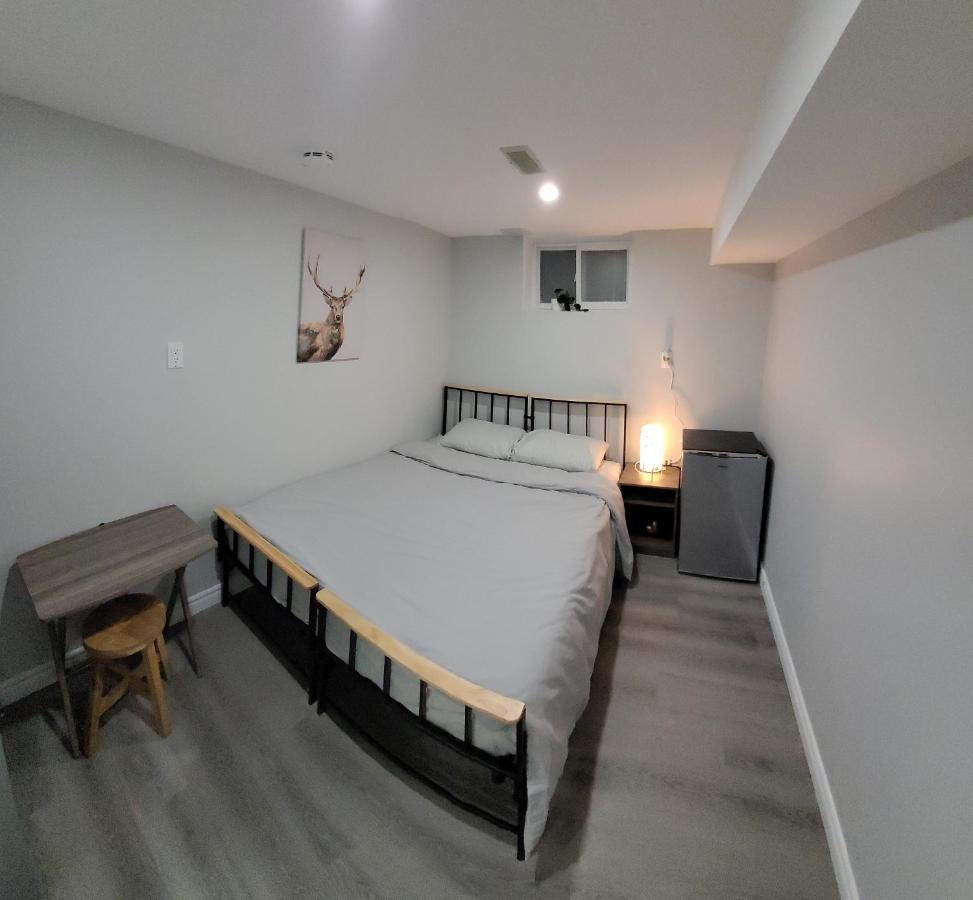 טורונטו Guest House Basement - Master Bedrooms In Bayview Village מראה חיצוני תמונה