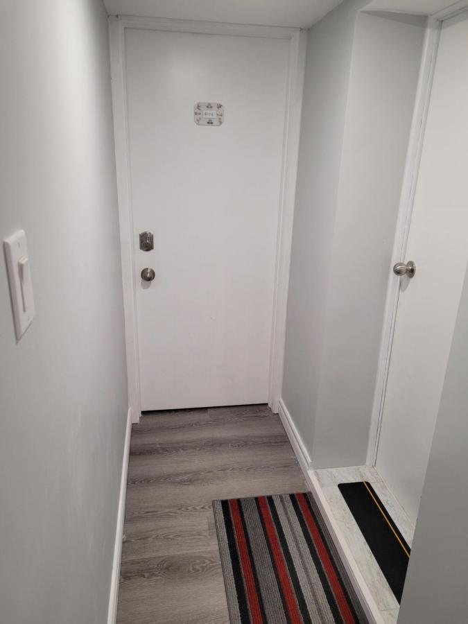 טורונטו Guest House Basement - Master Bedrooms In Bayview Village מראה חיצוני תמונה