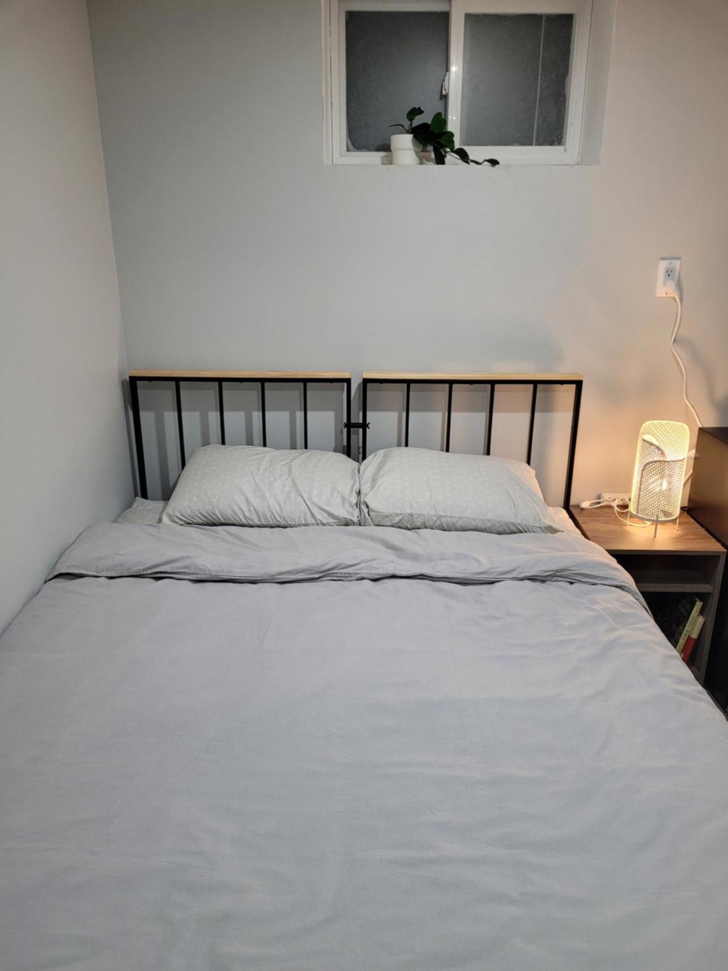 טורונטו Guest House Basement - Master Bedrooms In Bayview Village מראה חיצוני תמונה