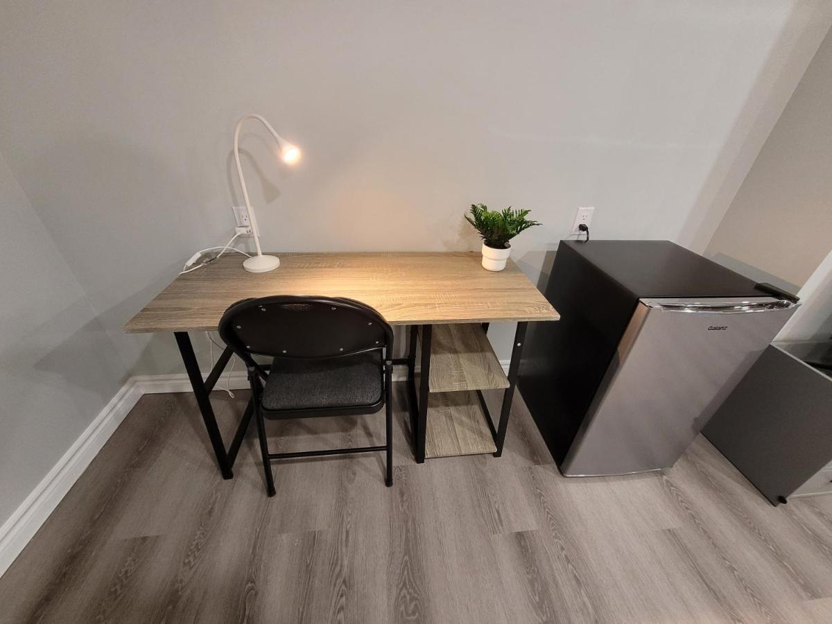 טורונטו Guest House Basement - Master Bedrooms In Bayview Village מראה חיצוני תמונה