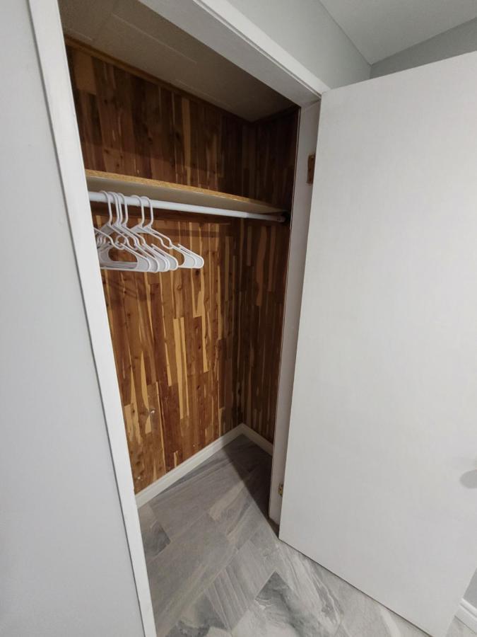 טורונטו Guest House Basement - Master Bedrooms In Bayview Village מראה חיצוני תמונה