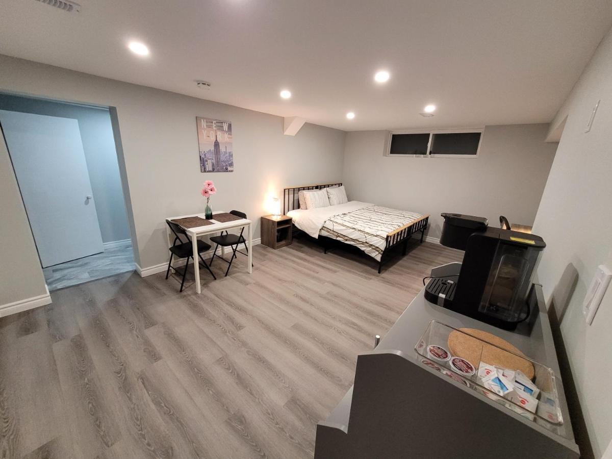 טורונטו Guest House Basement - Master Bedrooms In Bayview Village מראה חיצוני תמונה