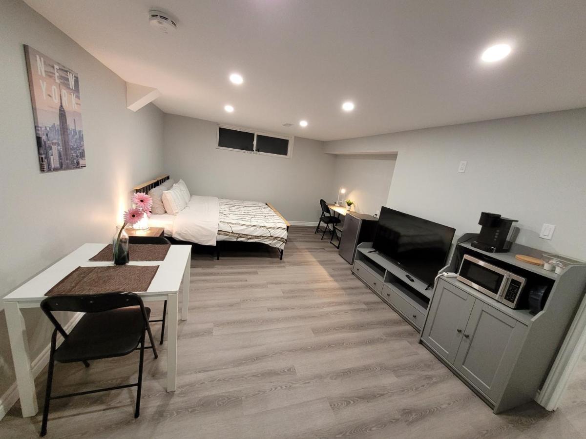 טורונטו Guest House Basement - Master Bedrooms In Bayview Village מראה חיצוני תמונה